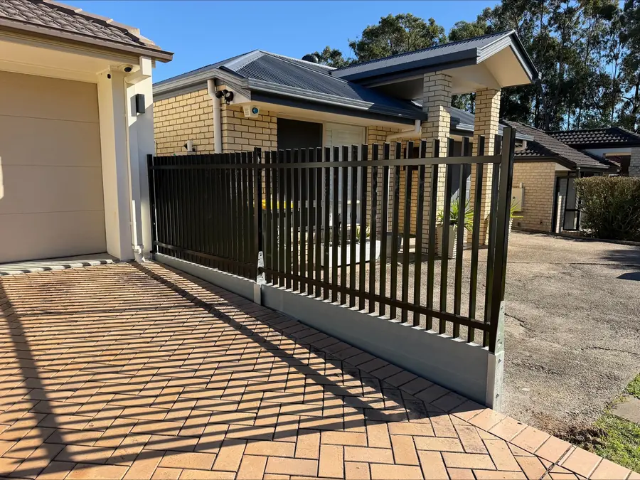 Driveway gate