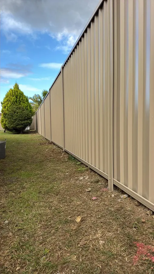 Side boundary